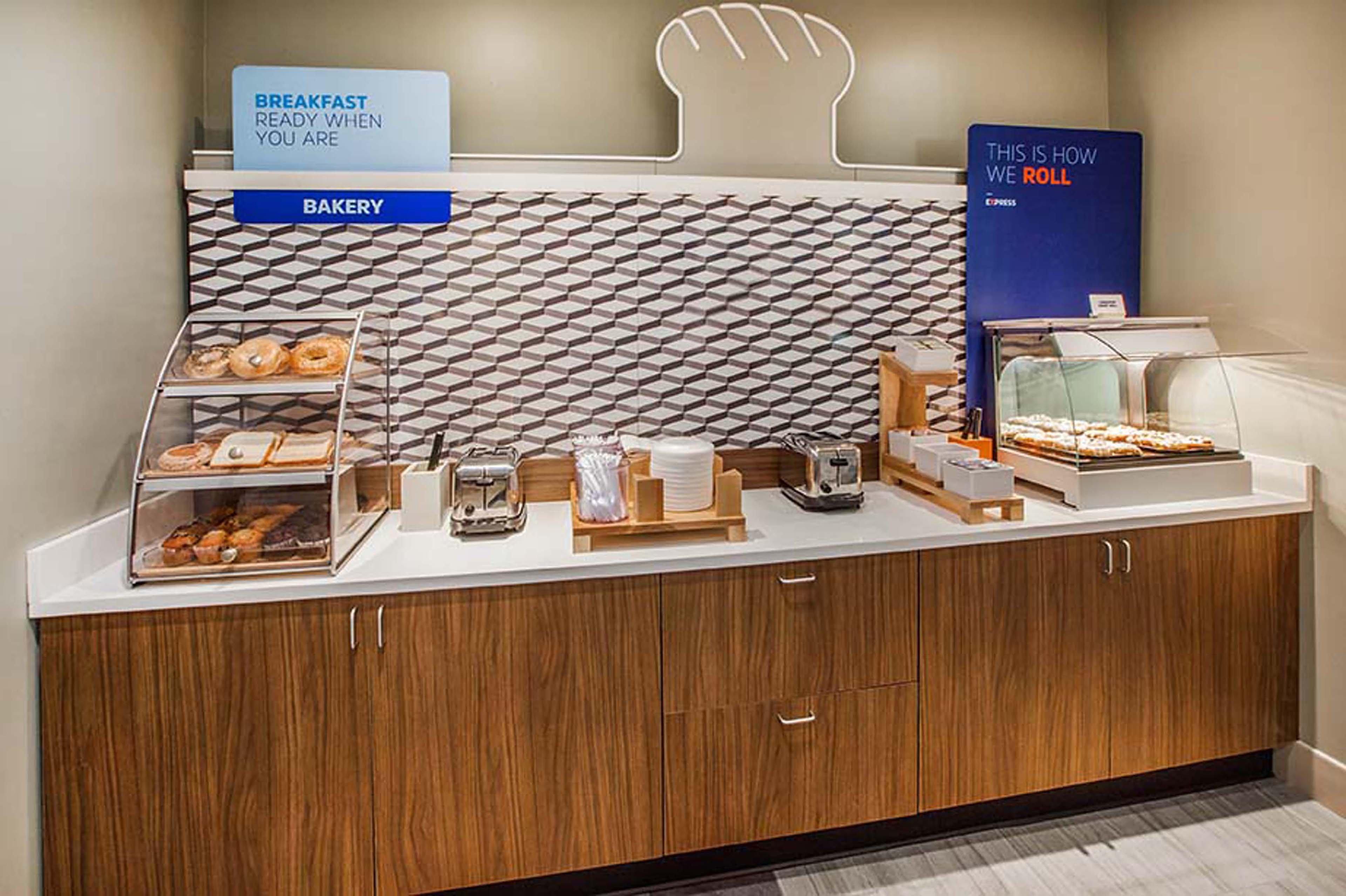 Holiday Inn Express & Suites Allentown-Dorney Park Area By Ihg Dış mekan fotoğraf